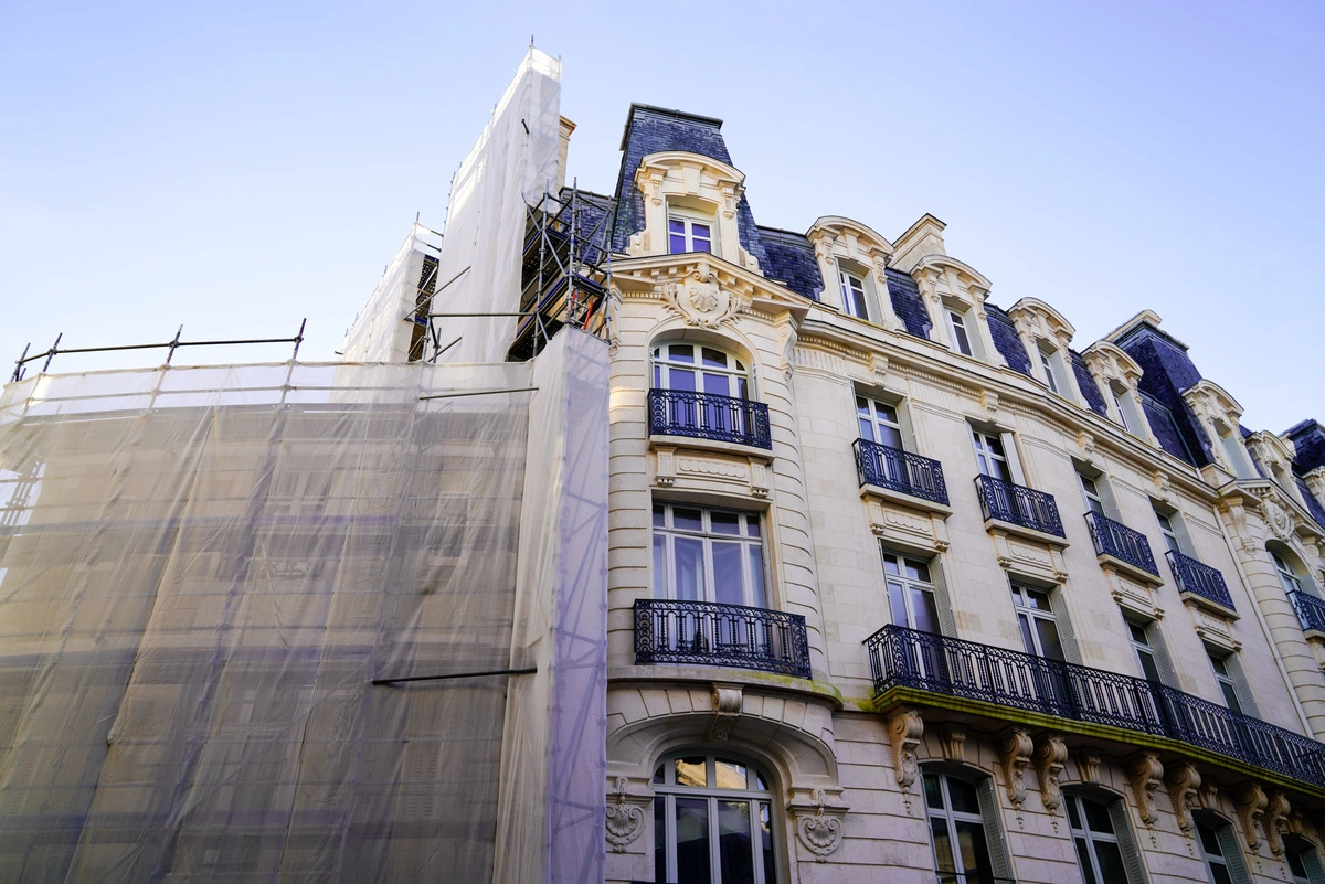 Nettoyant naturel façades en pierres